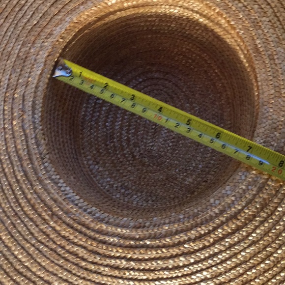 The Summer straw hat in great condition - Picture 11 of 13